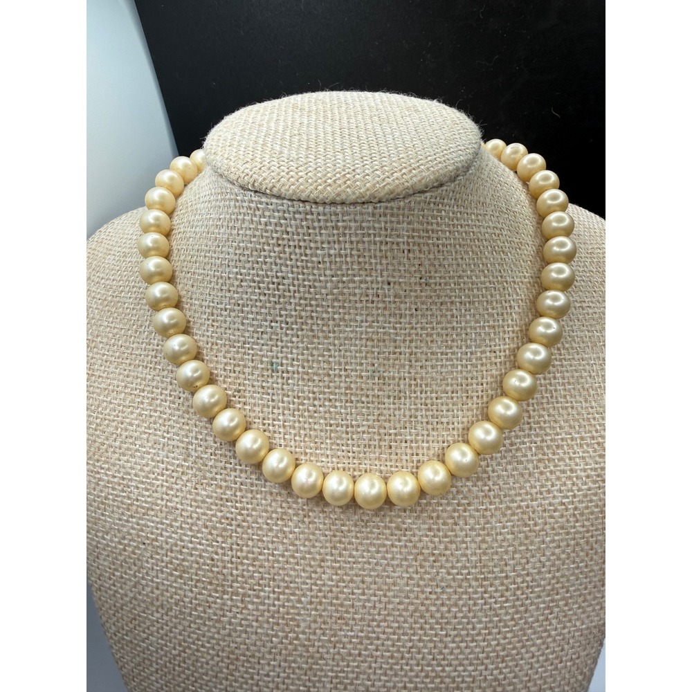 Vintage Trifari‎ Faux Pearl Necklace Cream Strand Silver Tone Hook Clasp 17.5"
